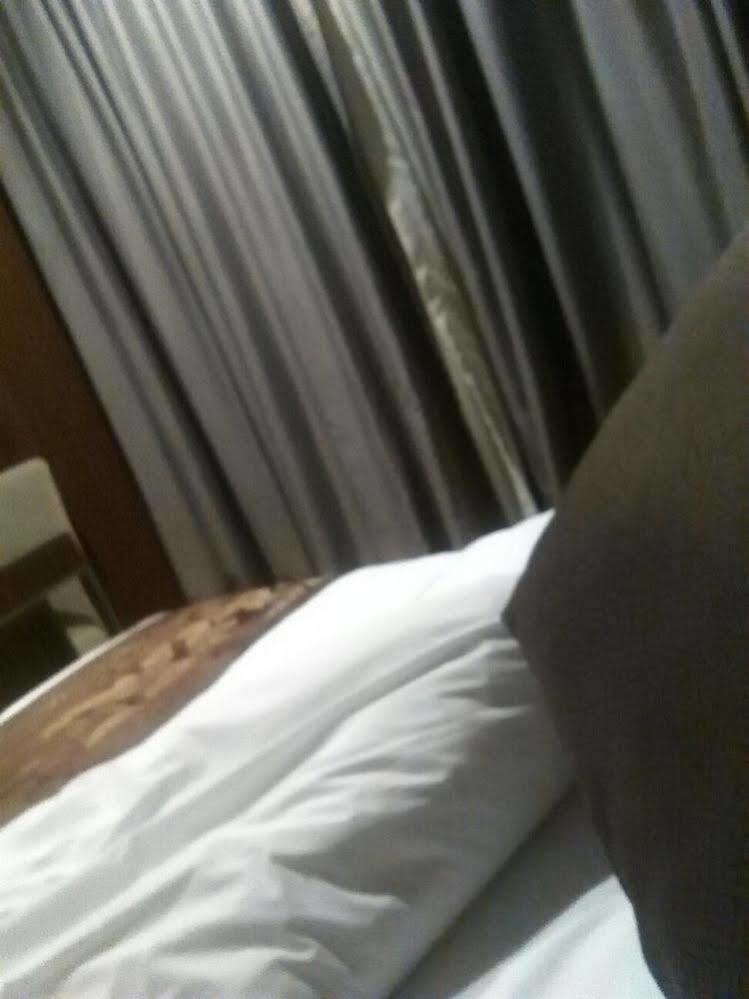 Ehrenburg Hotel Foshan Buitenkant foto